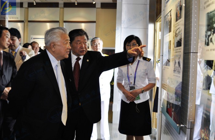 钱永昌部长参观海大展馆
