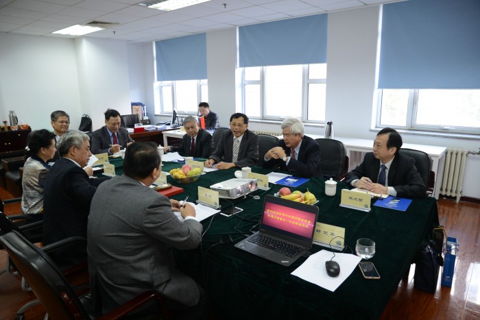 CIN leaders exchange views with Board Chairman Zhang Qingfeng and his colleagues.