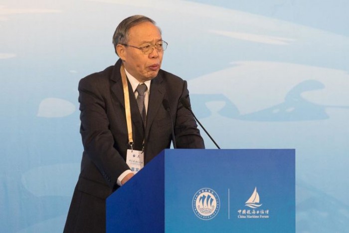 中国国际经济交流中心副理事长、中共中央政策研究室原副主任郑新立做了《凝聚共识,构建新型全球贸易伙伴关系》的演讲