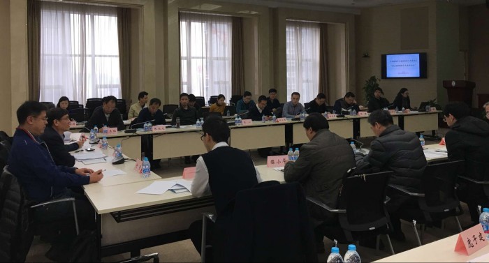 图为中国航海学会常务副理事长曹迪作总结发言