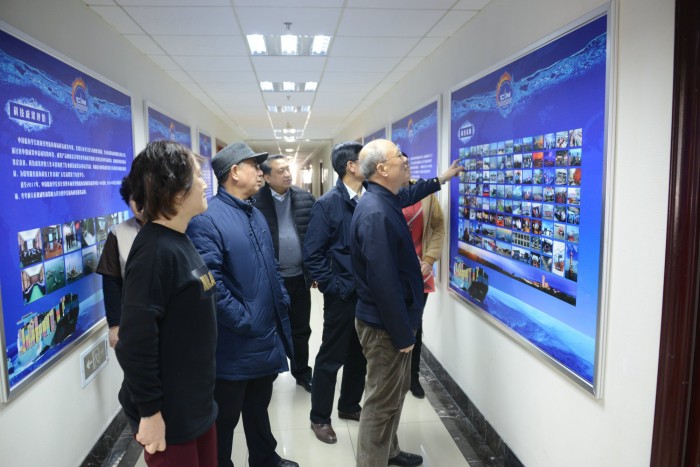 Xu Zuyuan, the former Chairman of CIN, visits the cultural gallery of CIN